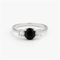 Anello da donna in oro bianco 18 kt con zircone nero ovale 7x4 mm e due zirconi laterali – Misura 14 – 2.18 g – Idee Preziose dal 1987 - IP.AK18B/15